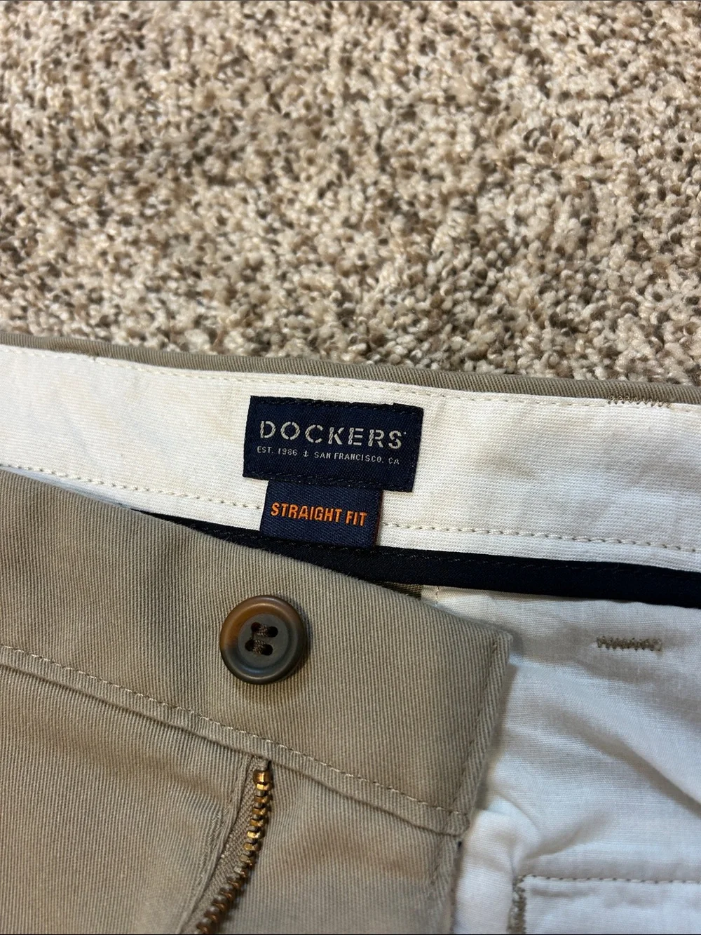 Dockers Men's Classic Straight Fit Khaki Pants